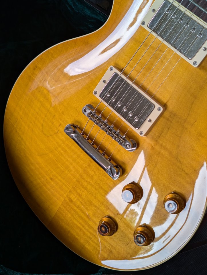 Tokai Premium Love Rock LS150F-3A Honey Burst Flame Top de segunda mano · Foto 3 de 10 · Pontevedra · 1600 €