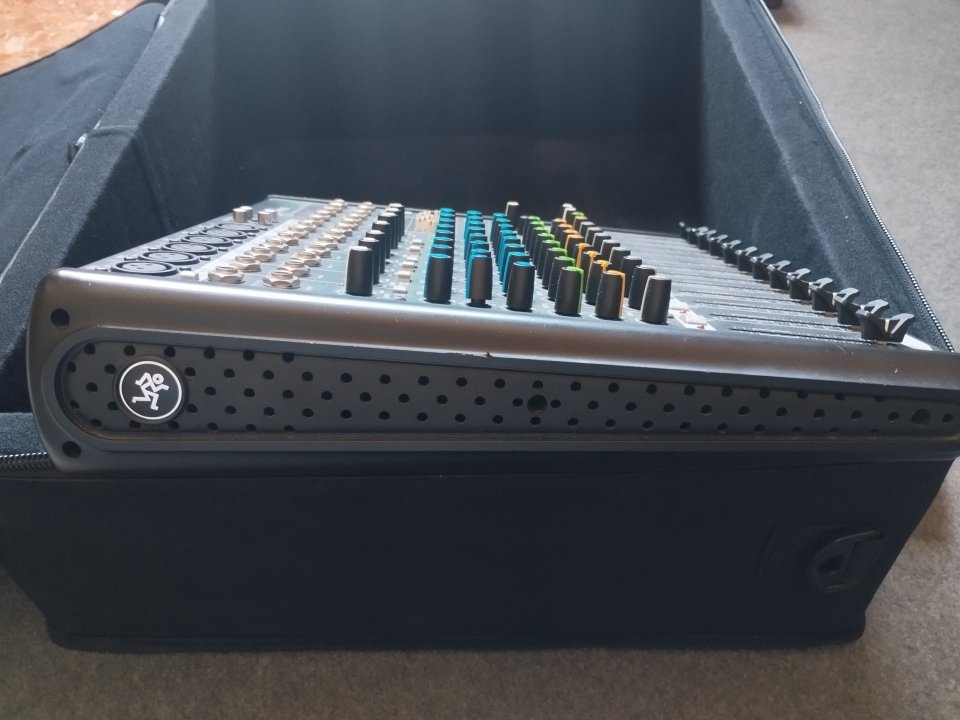 MACKIE ProFX12 V2 mixer de segunda mano · Foto 6 de 7 · Alicante · 200 €