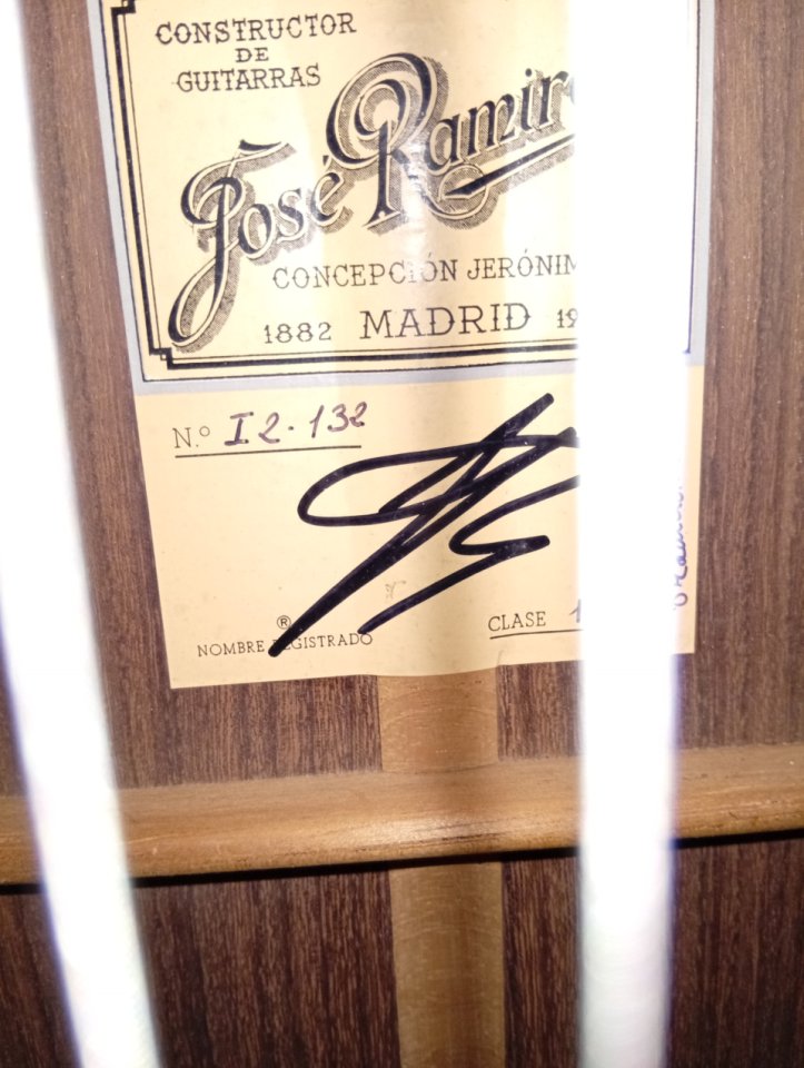 Guitarra clásica Ramirez de segunda mano · Foto 4 de 6 · Alicante · 5000 €