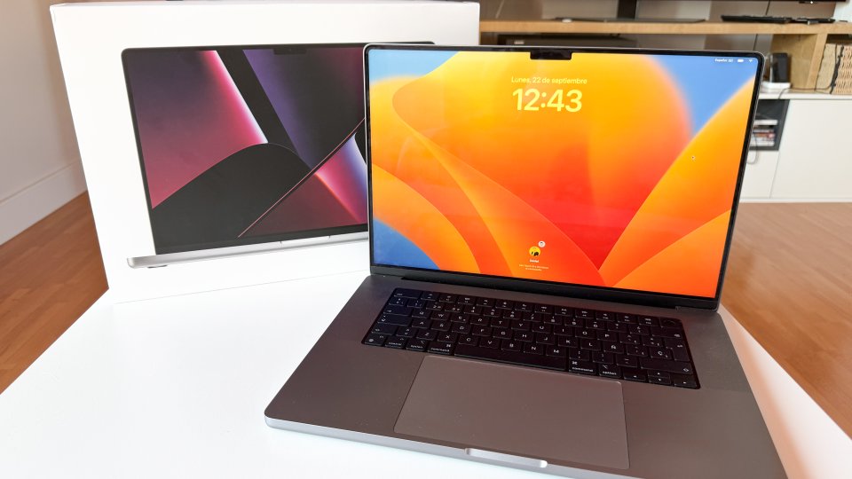 MacBook Pro 16" M2 Pro 12CPU 19GPU 16GB RAM 1TB