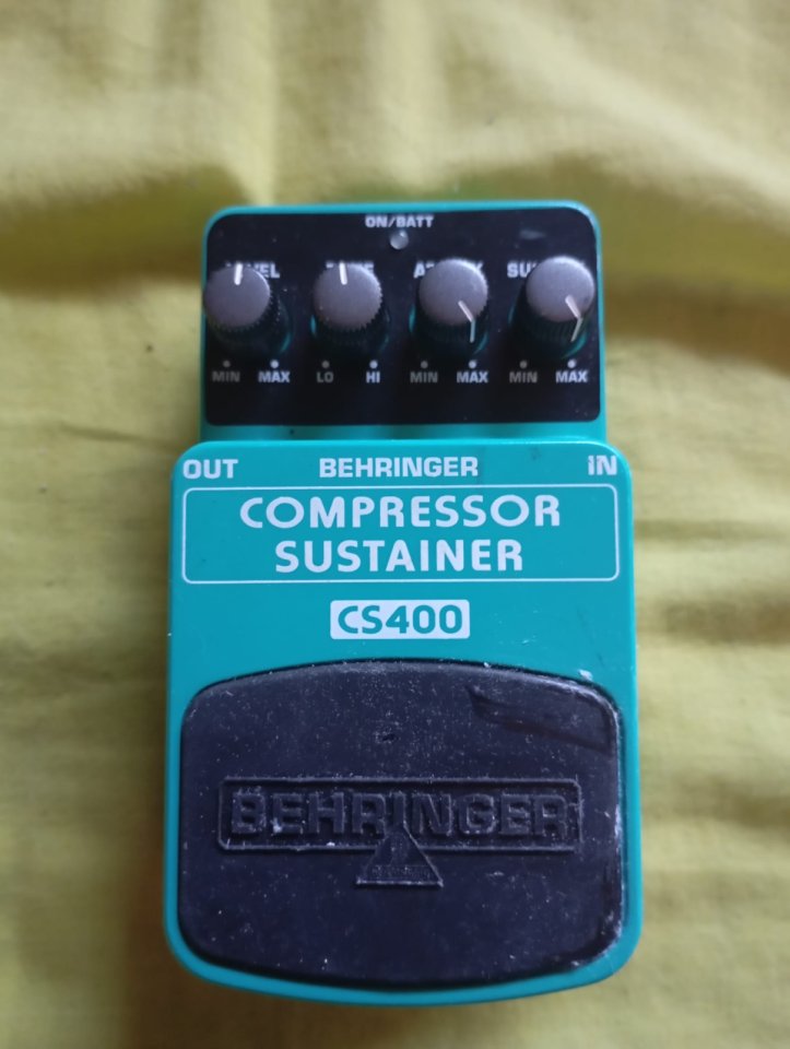 pedal behringer compressor sustainer cs400 de segunda mano · Valladolid · 18 €