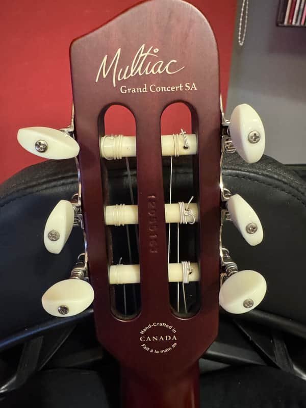 Guitarra Godin Multiac Grand Concert SA 2012