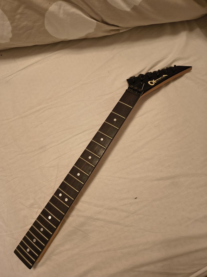 Mástil Charvel Jackson MIJ 84-85 excelente estado.