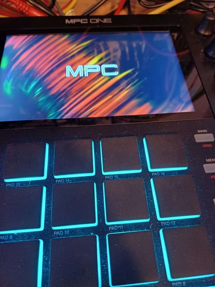 MPC ONE negra