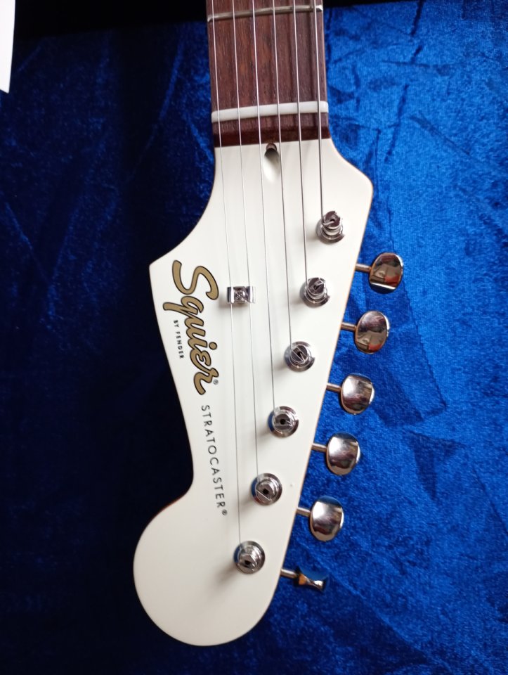 Squier by Fender Stratocaster Classic Vibe 60s Special Run de segunda mano · Foto 3 de 9 · Badajoz · 460 €