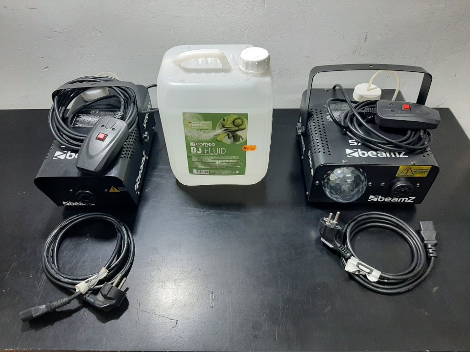 2 Máquinas de humo + GARRAFA REGALO de segunda mano · Foto 2 de 2 · Alicante · 79 €