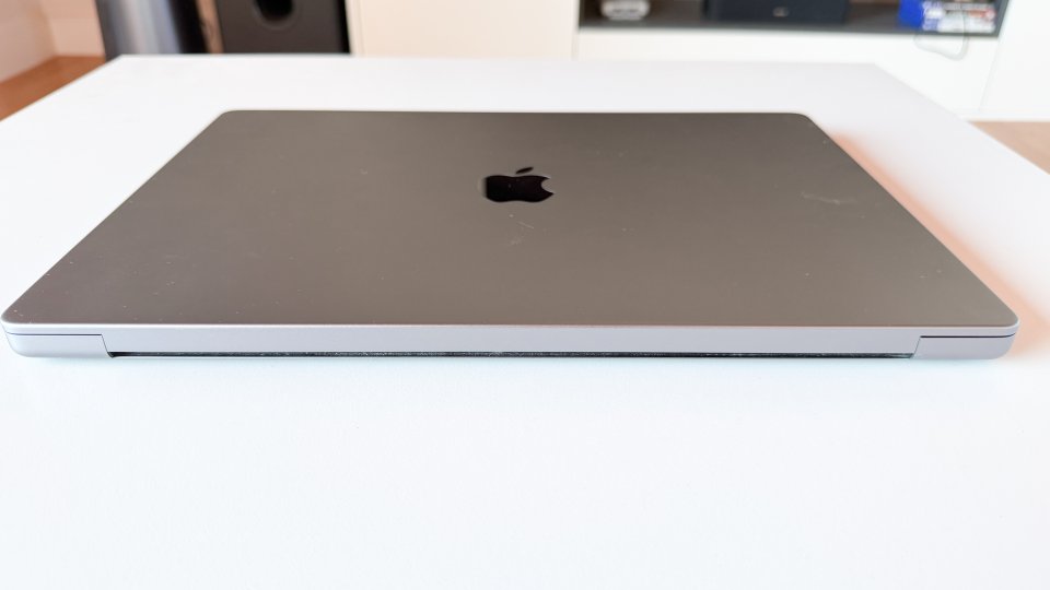 MacBook Pro 16" M2 Pro 12CPU 19GPU 16GB RAM 1TB