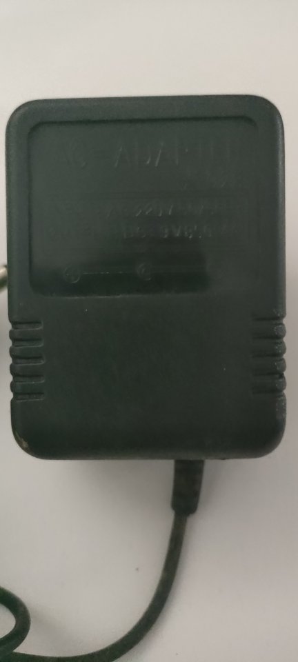 Adaptador 9v/850ma.
