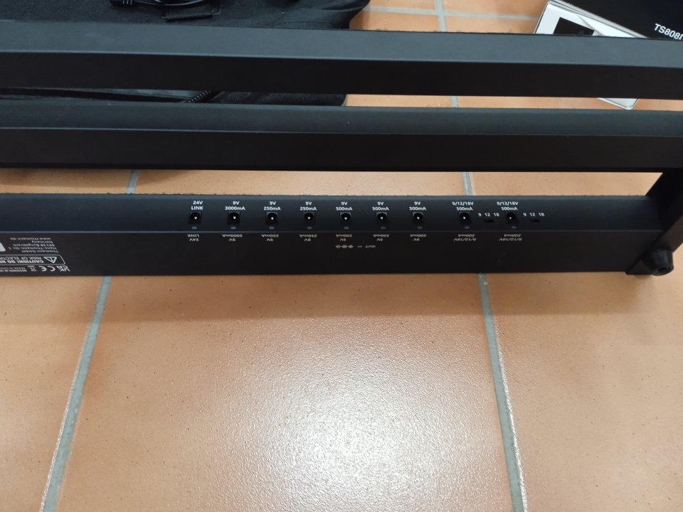 Harley Benton spaceship power 50M de segunda mano · Foto 5 de 8 · Valencia · 90 €