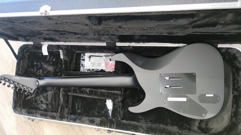 ESP LTD M-1007B QM charcoal burst satín 7 cuerdas. de segunda mano · Foto 3 de 10 · Badajoz · 1500 €