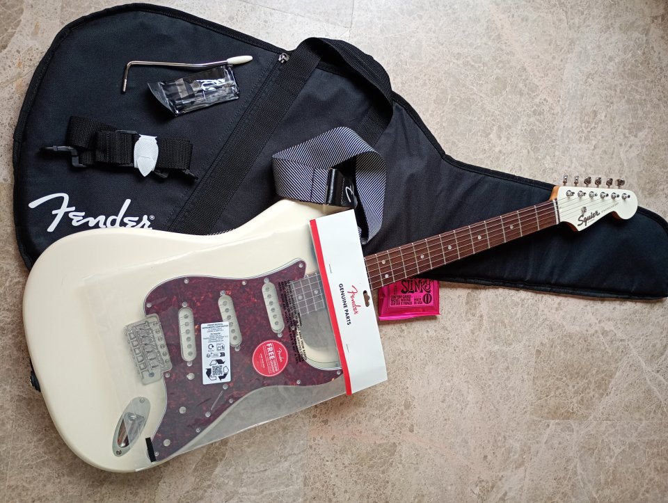 Squier by Fender Stratocaster Classic Vibe 60s Special Run de segunda mano · Foto 8 de 9 · Badajoz · 460 €