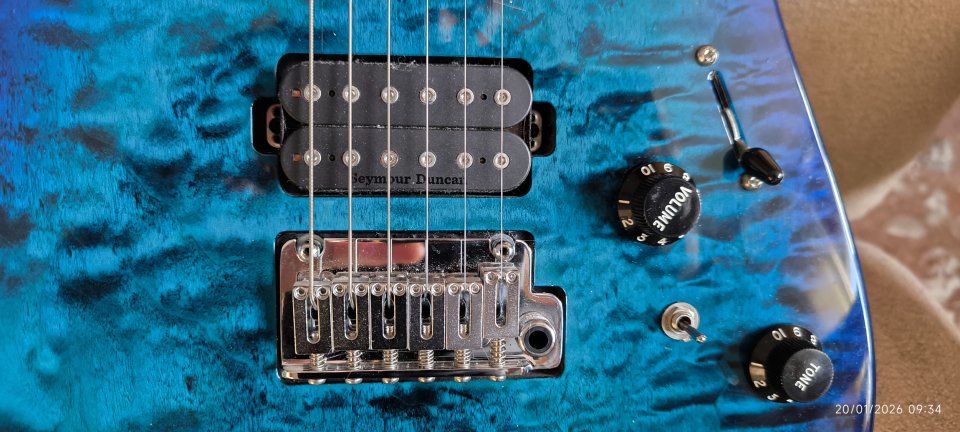 Charvel por Epiphone Les Paul Custom Blanca o Negra(con p90)