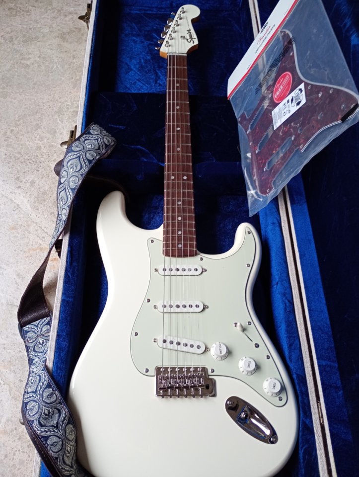 Squier by Fender Stratocaster Classic Vibe 60s Special Run de segunda mano · Foto 9 de 9 · Badajoz · 460 €