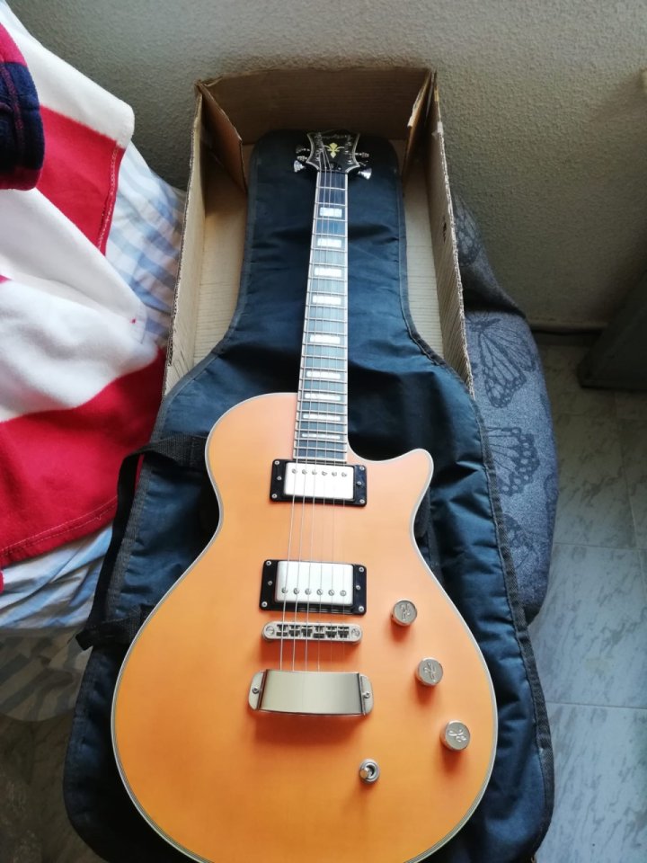 Hagstrom ultra Max nueva de segunda mano · Ourense · 400 €