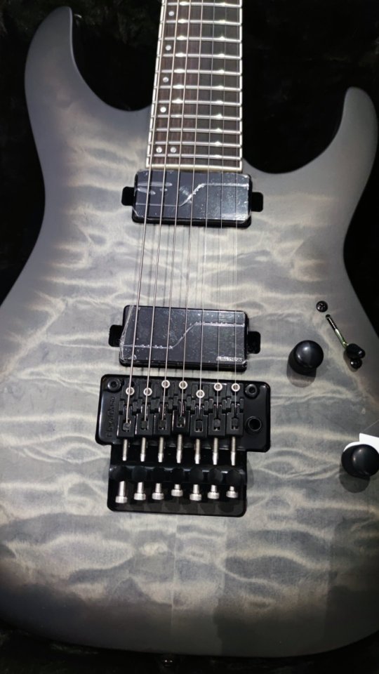 ESP LTD M-1007B QM charcoal burst satín 7 cuerdas. de segunda mano · Foto 7 de 10 · Badajoz · 1500 €