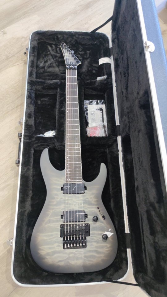 ESP LTD M-1007B QM charcoal burst satín 7 cuerdas. de segunda mano · Foto 8 de 10 · Badajoz · 1500 €