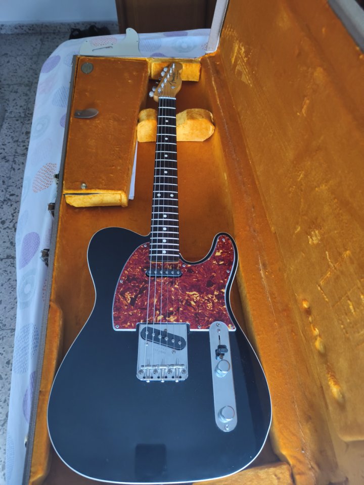 Fender Telecaster American Vintage Custom 62 Negra de segunda mano · Foto 6 de 9 · Málaga · 2000 €