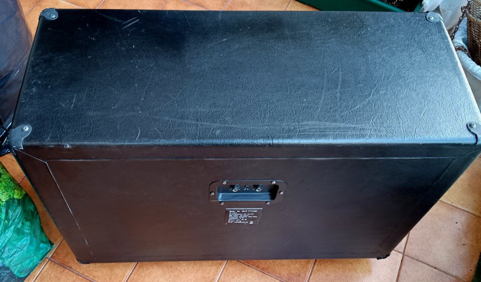 Pantalla Harley Benton G212 Vintage, con 2 Celestion Vintage 30 G12 de segunda mano · Foto 2 de 8 · Madrid · 175 €