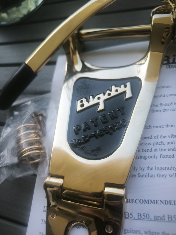 RESERVADO Bigsby B3 Gold Como nuevo ¡Envío incluido! de segunda mano · Foto 2 de 3 · Murcia · 130 €