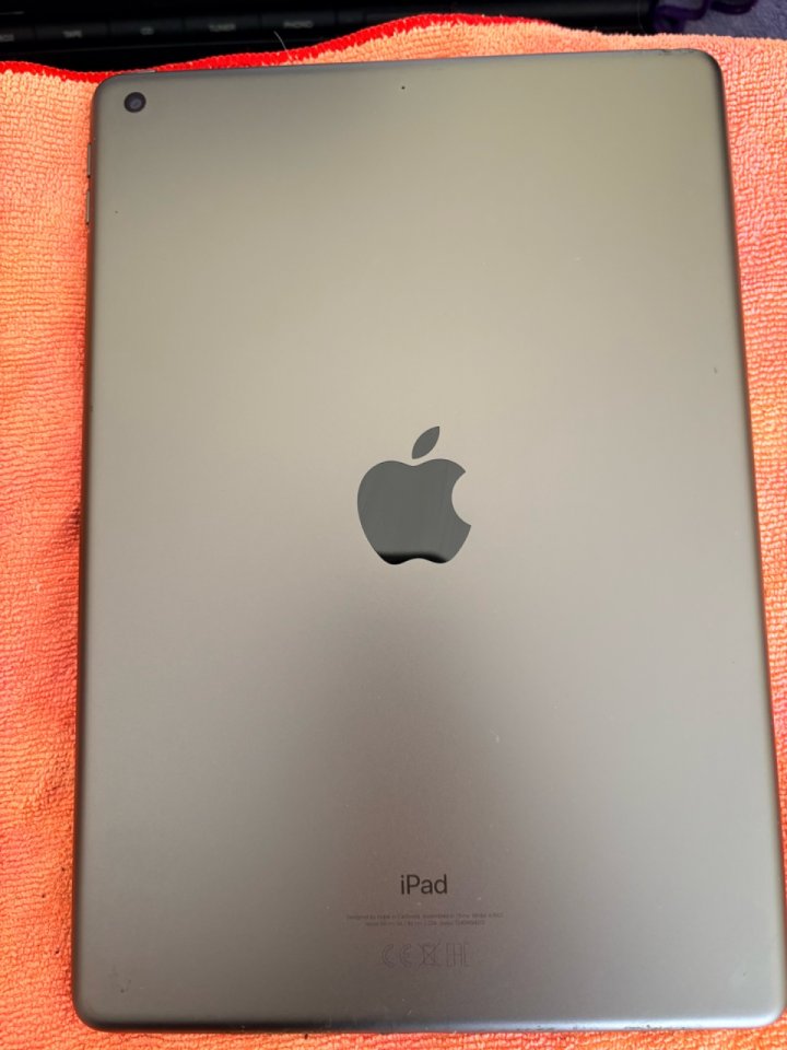 iPad 9 generación 64 gb gris espacial con caja original de segunda mano · Foto 3 de 5 · Guadalajara · 150 €