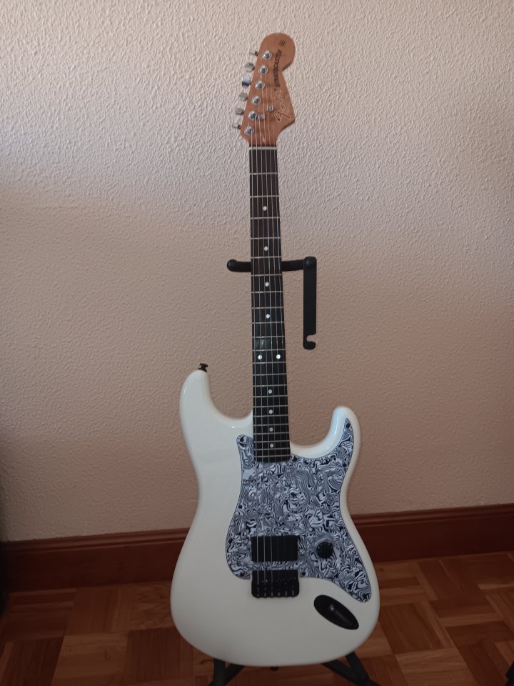 Partcaster basada en Tom DeLonge de segunda mano · Foto 2 de 5 · Navarra · 590 €