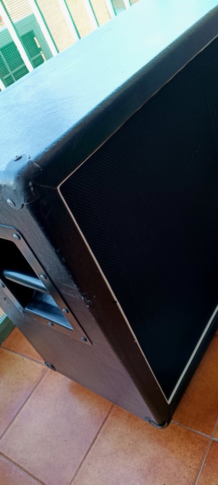 Pantalla Harley Benton G212 Vintage, con 2 Celestion Vintage 30 G12 de segunda mano · Foto 7 de 8 · Madrid · 175 €