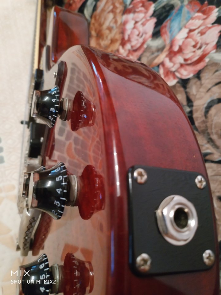 Gibson Les Paul Special CS Maple Top Dark Cherry de segunda mano · Foto 9 de 10 · Zaragoza · 3000 €