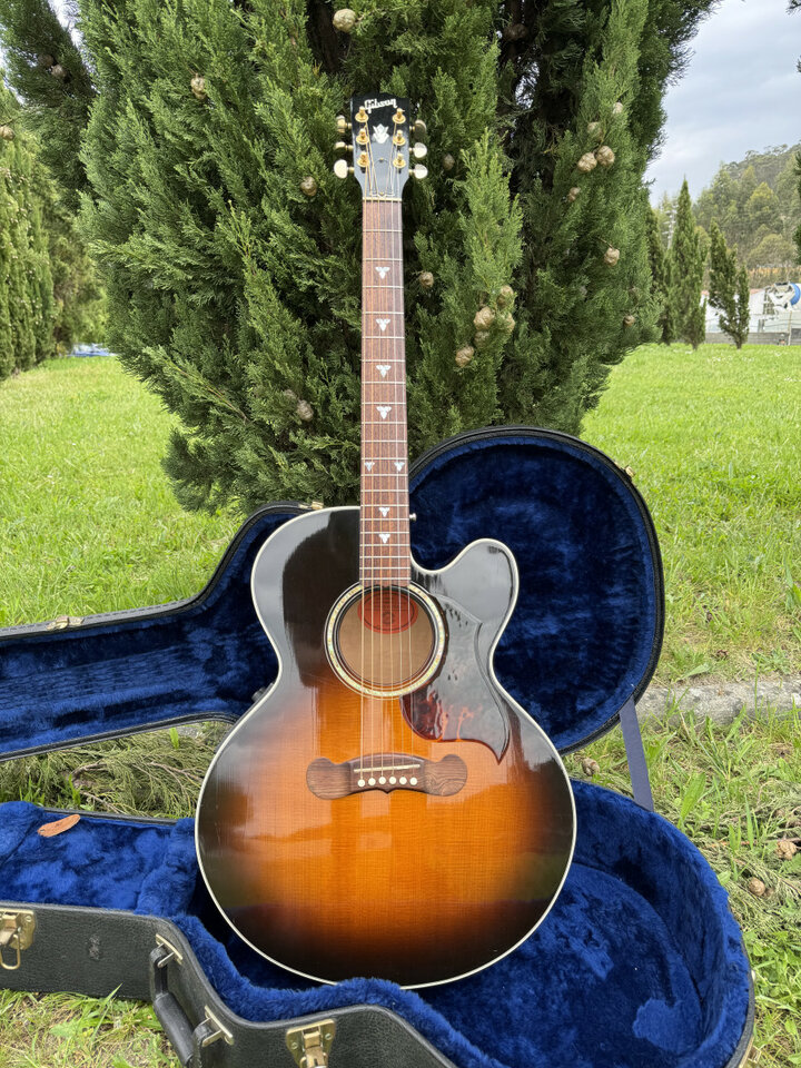 Gibson J-180 EC