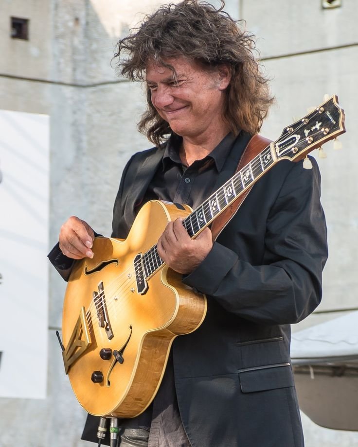 2009 Slaman DS 375 archtop jazz box