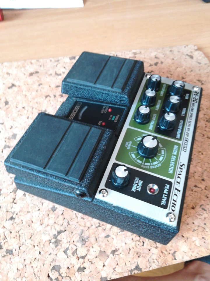 Boss RE-20 Space Echo (Con caja original) de segunda mano · Foto 4 de 5 · Girona · 300 €