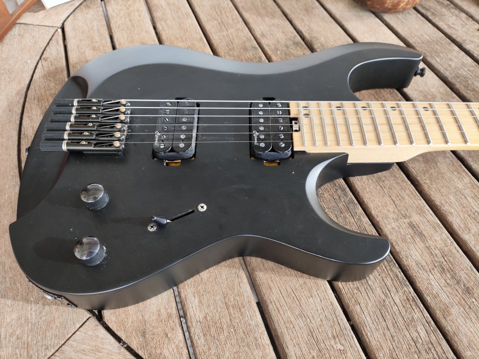 Harley Benton Dullahan Headless de segunda mano · Foto 6 de 9 · Illes Balears · 250 €