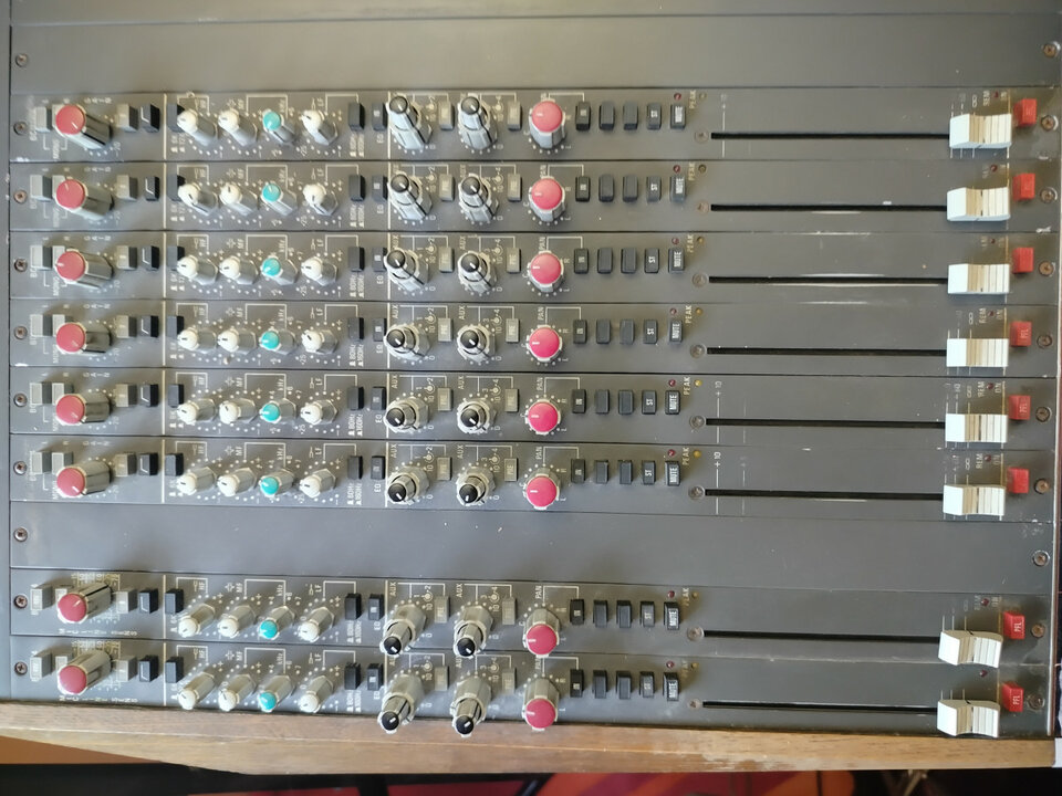(O cambio) AMEK BCII Rupert Neve de segunda mano · Foto 2 de 5 · Alicante · 1500 €