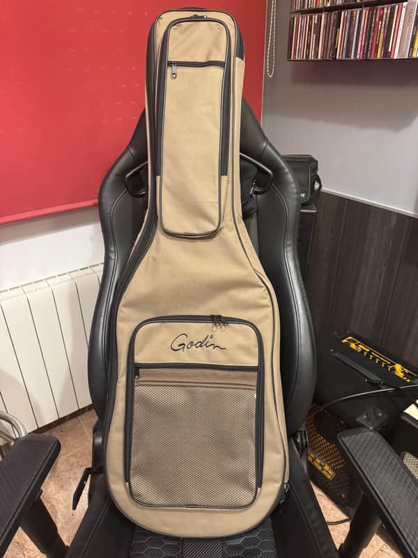 Guitarra Godin Multiac Grand Concert SA 2012