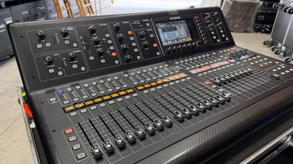 Midas M32 + Flightcase de REGALO de segunda mano · Foto 1 de 5 · Navarra · 1950 €