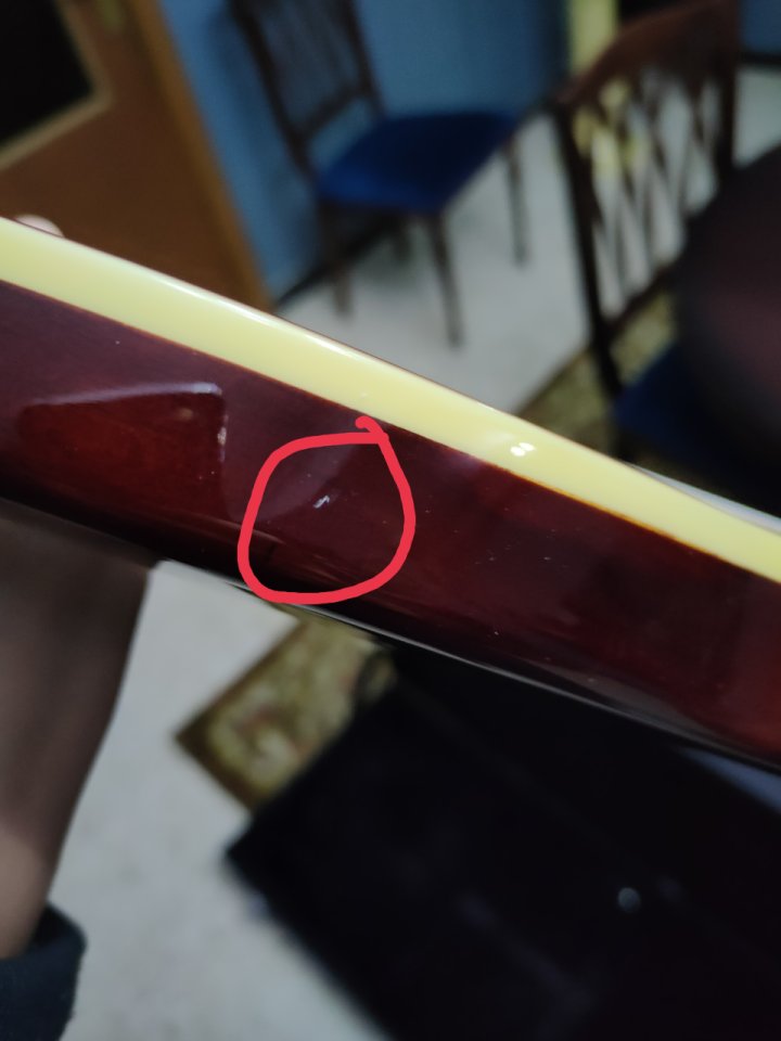 Vendo Bajo Marcus Miller U5 escala corta con estuche *Reservado