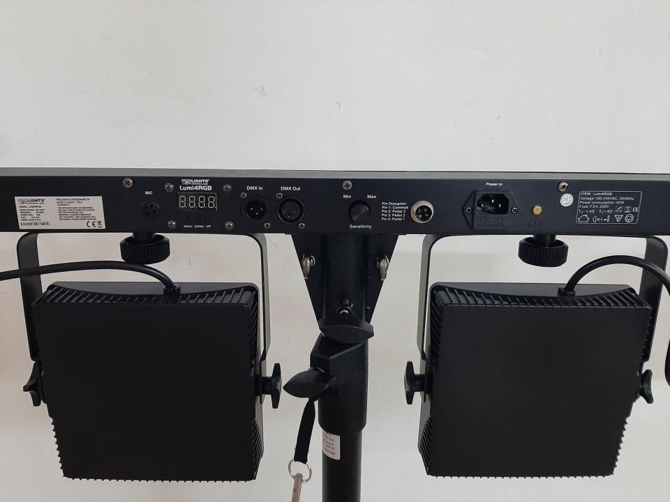 Kit Iluminación Profesional ProLights Lumi4 RGB + Pedalera (Impecable) de segunda mano · Foto 2 de 10 · Alicante · 199 €