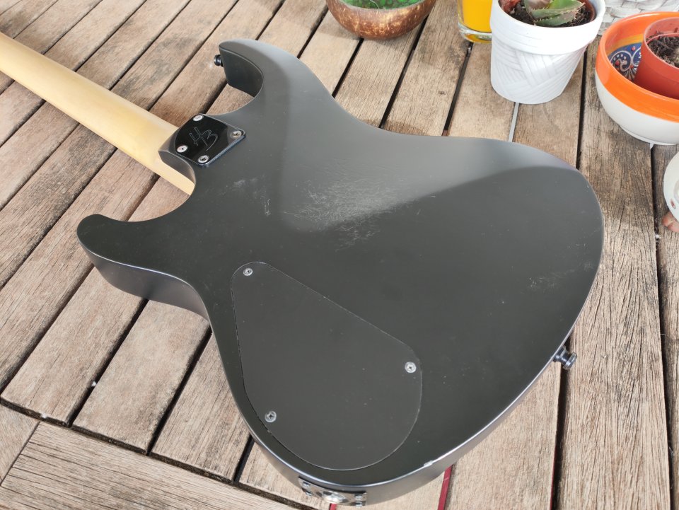 Harley Benton Dullahan Headless de segunda mano · Foto 8 de 9 · Illes Balears · 250 €