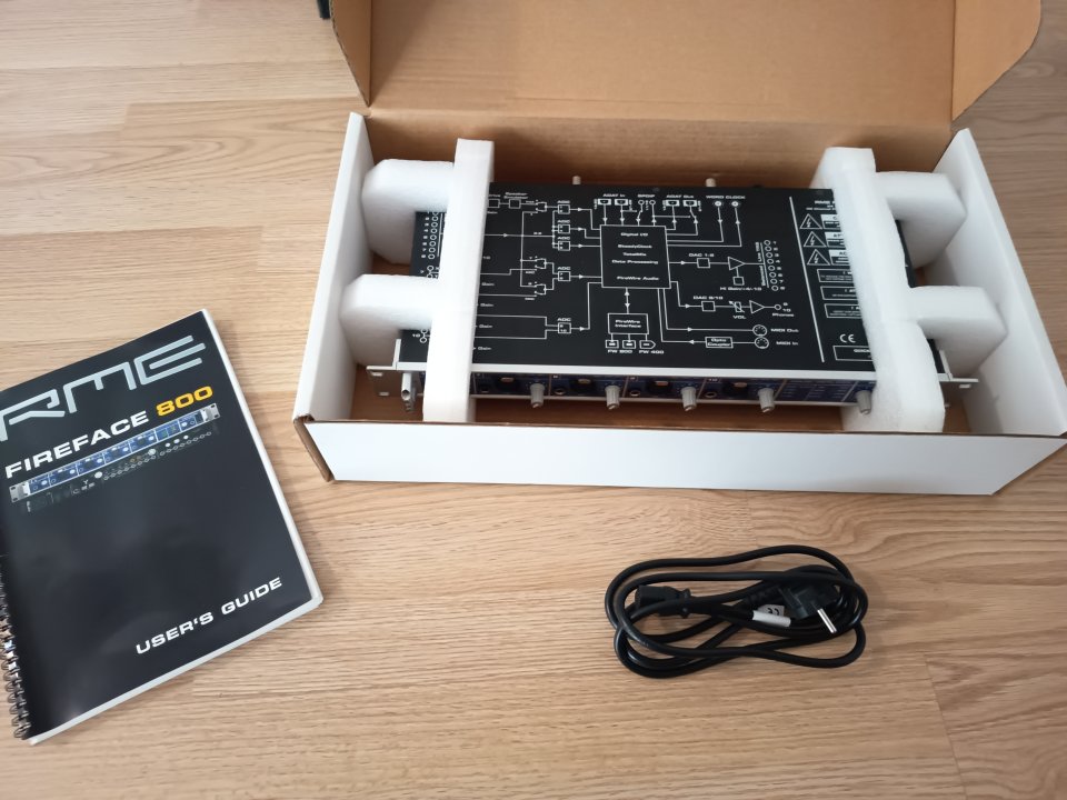 Interfaz de audio RME Fireface 800 de segunda mano · Foto 4 de 5 · Madrid · 400 €