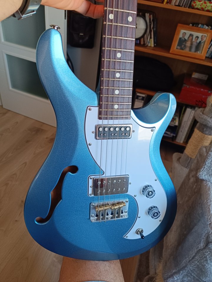 PRS Semi-Holow Vela Frost Blue Metallic de segunda mano · Foto 1 de 6 · Madrid · 1600 €