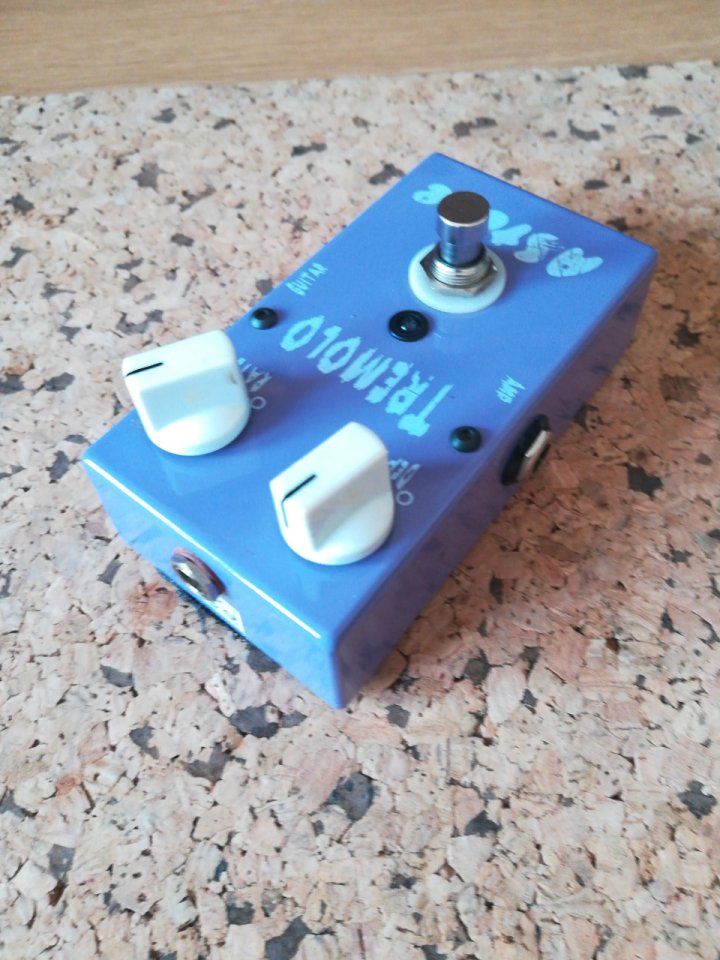 Trémolo Astone (Boutique - Hecho a mano) de segunda mano · Foto 3 de 5 · Girona · 70 €