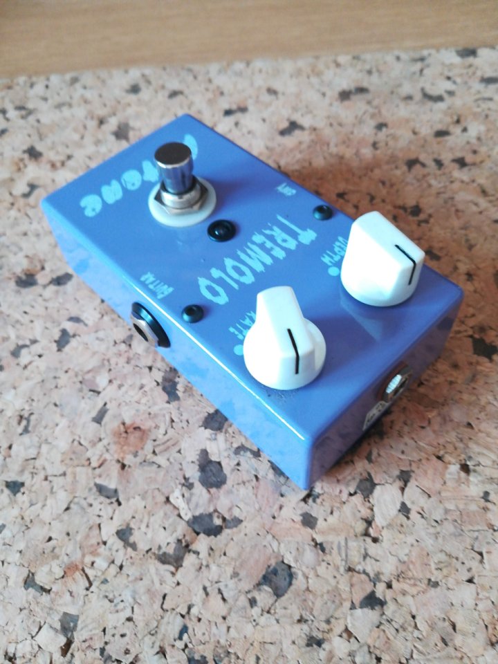 Trémolo Astone (Boutique - Hecho a mano) de segunda mano · Foto 4 de 5 · Girona · 70 €