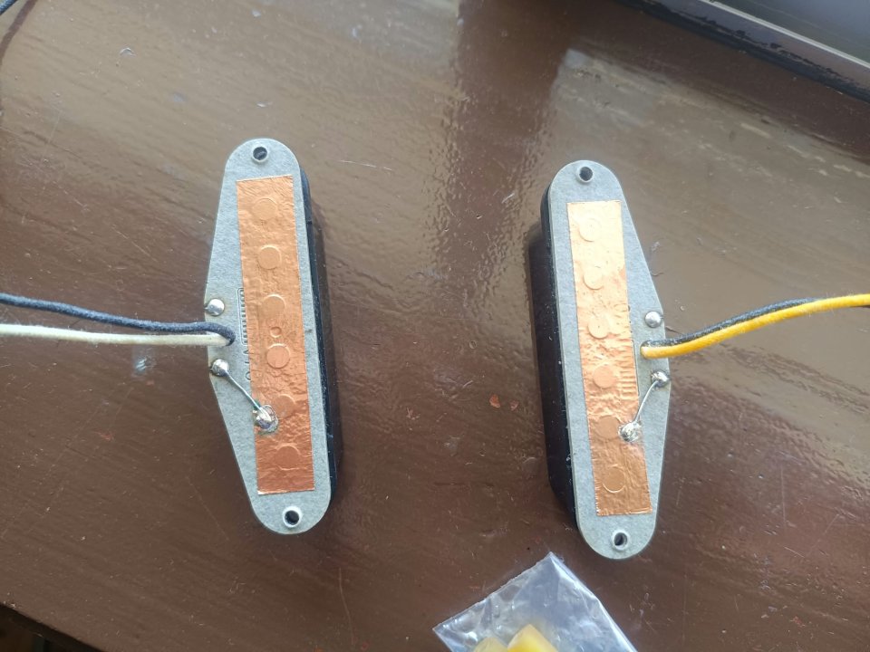 Juego Pastillas Guitarra HSS Alnico V Waaah de segunda mano · Foto 4 de 4 · A Coruña · 45 €