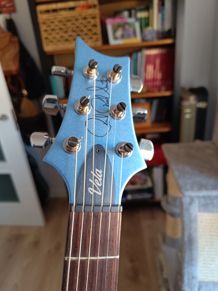PRS Semi-Holow Vela Frost Blue Metallic de segunda mano · Foto 5 de 6 · Madrid · 1600 €