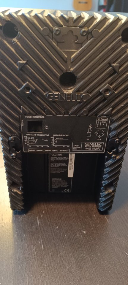 ​Sistema 2.1 Genelec: 2x 1029A + Subwoofer 7050A de segunda mano · Foto 2 de 8 · Cantabria · 600 €