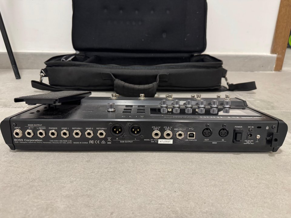 Boss GT 1000+Funda de segunda mano · Foto 2 de 7 · Málaga · 600 €