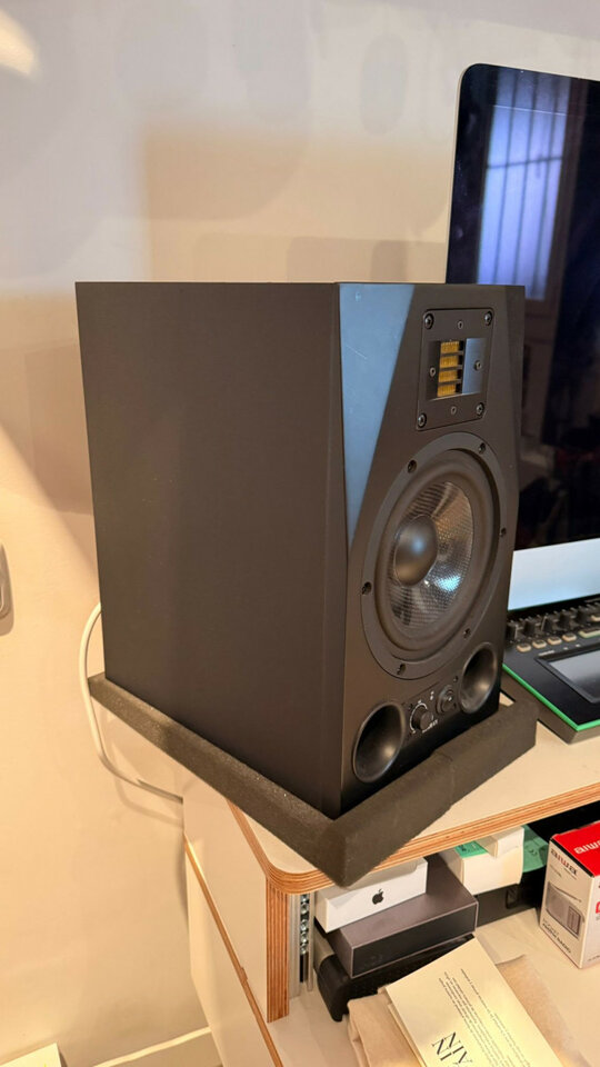 Monitor estudio Adam A7X 2016