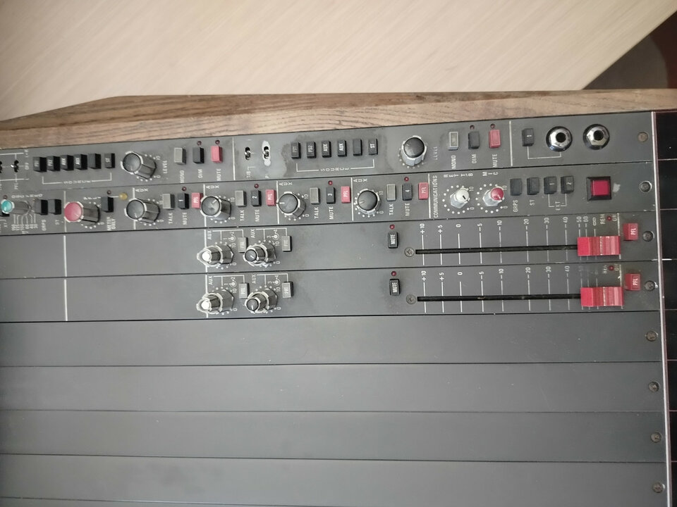 (O cambio) AMEK BCII Rupert Neve de segunda mano · Foto 3 de 5 · Alicante · 1500 €