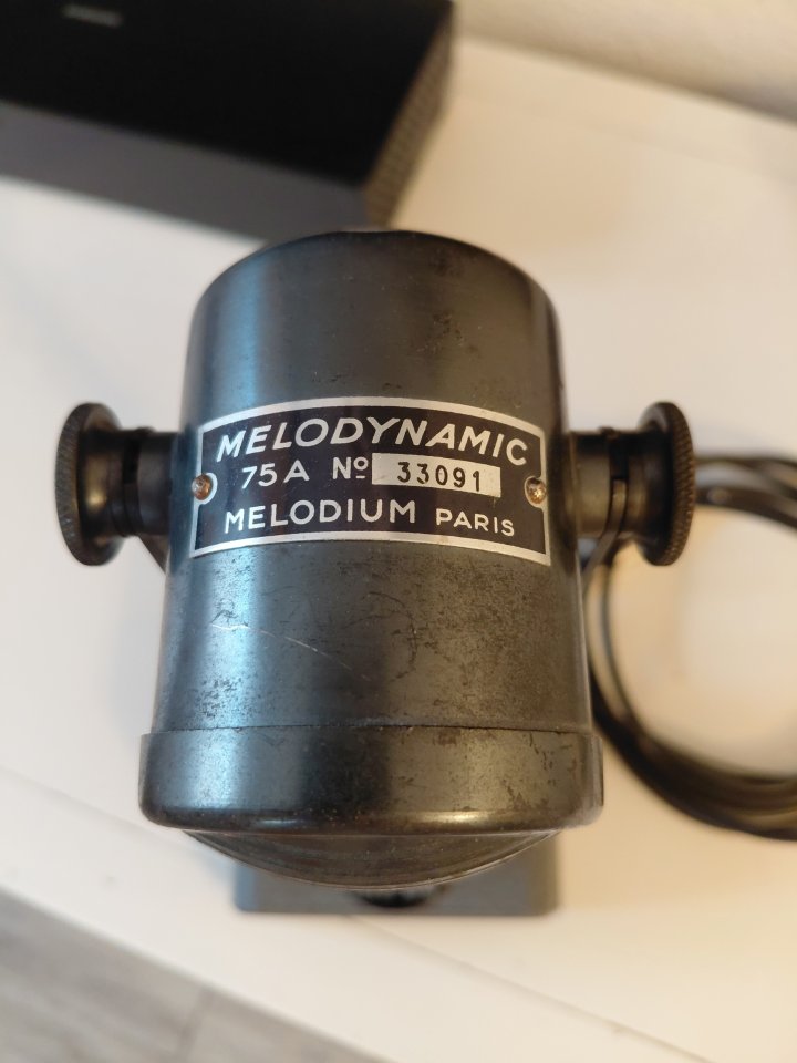 Microfono Melodynamic Melodium 75A años 40 de segunda mano · Foto 2 de 8 · Córdoba · 160 €