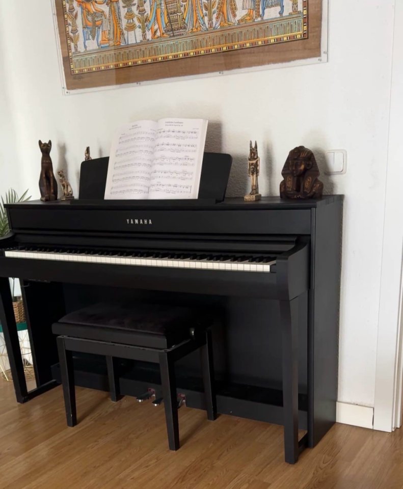 YAMAHA Clavinova CLP-745 | | Reestreno con Garantia Oficial