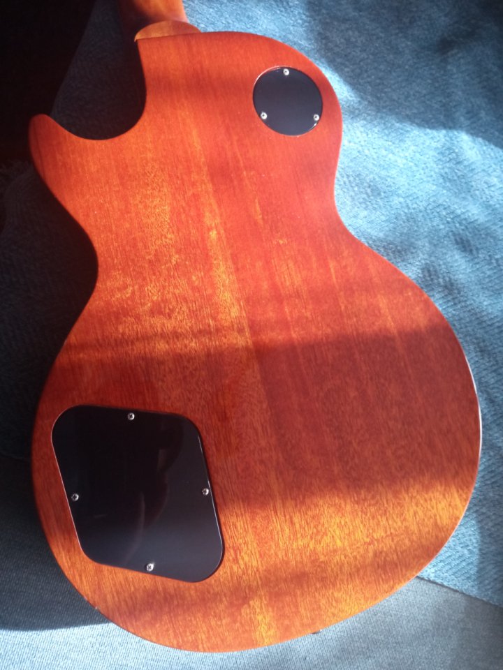 Gibson Les Paul Signature T Goldtop (por otra Gibson LP)